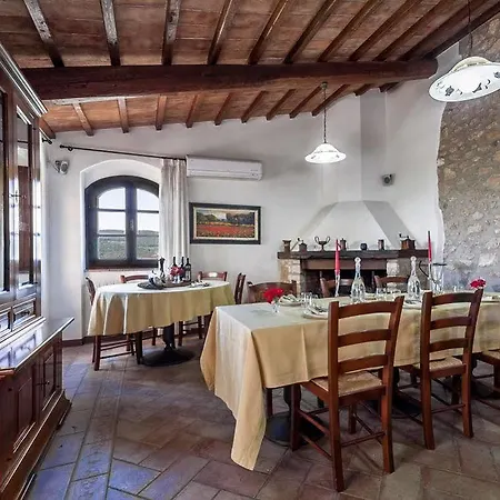 Castello Di Bucignano 3*